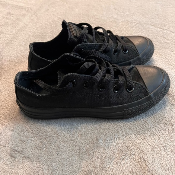 Converse Chuck Taylor All Star; Little Kid: 13.5; black - Picture 2 of 5